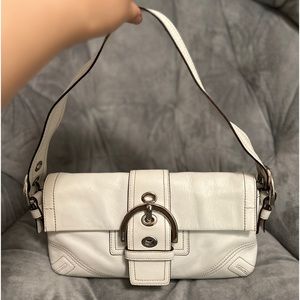Coach shoulder bag 8A05